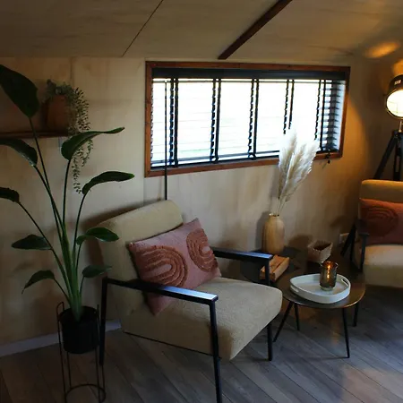 Bed & Breakfast De Kippenschuur